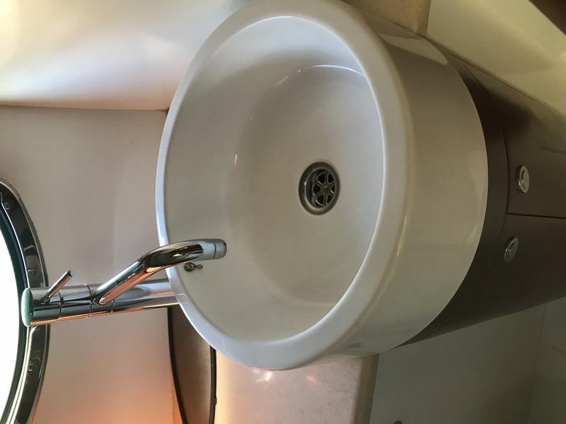 Book yachts online - motorboat - Galeon 390 Fly - Marta I - rent