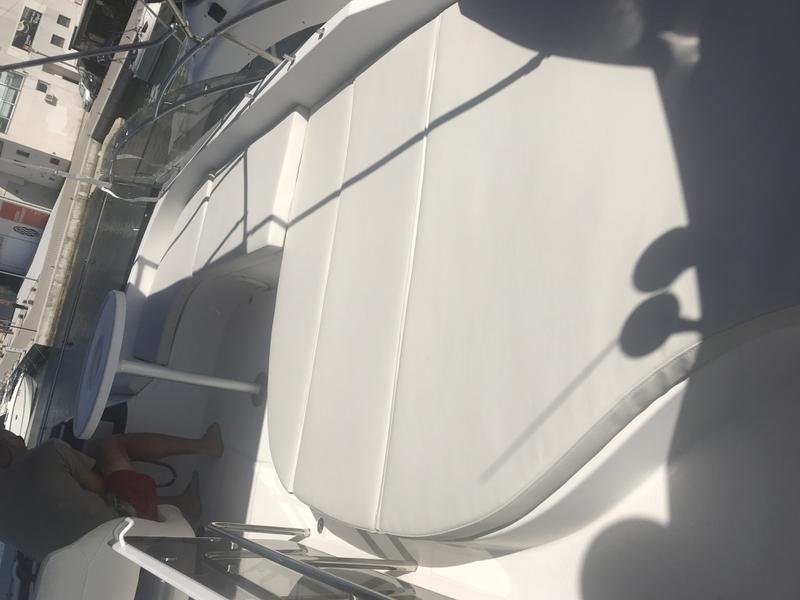 Book yachts online - motorboat - Galeon 390 Fly - Marta I - rent