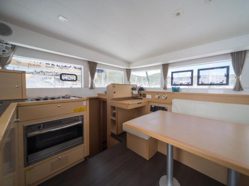 Book yachts online - catamaran - Lagoon 39 - Varela - rent