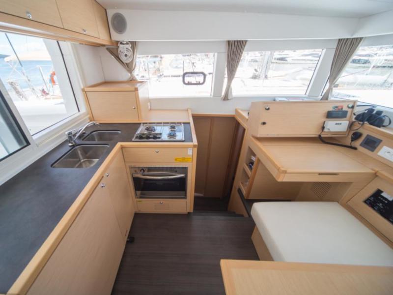 Book yachts online - catamaran - Lagoon 39 - Varela - rent