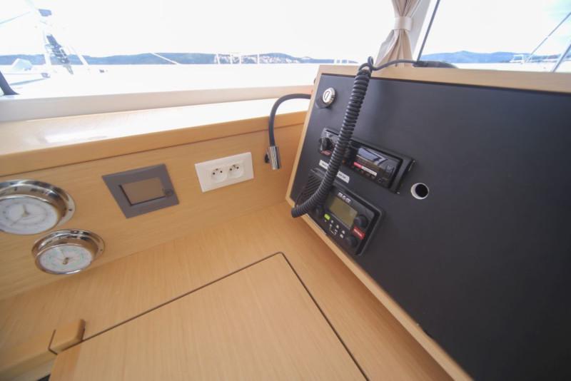 Book yachts online - catamaran - Lagoon 400 S2 - Neretva - rent