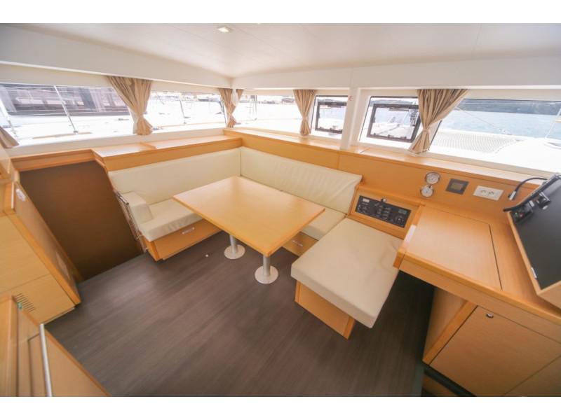 Book yachts online - catamaran - Lagoon 400 S2 - Neretva - rent