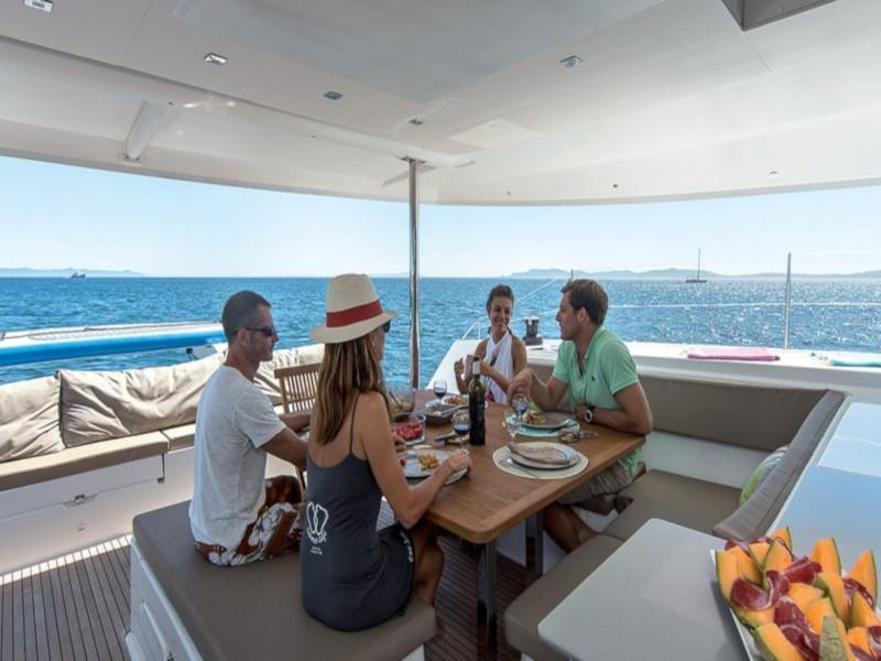 Book yachts online - catamaran - Saba 50 - Anna Isabella - rent