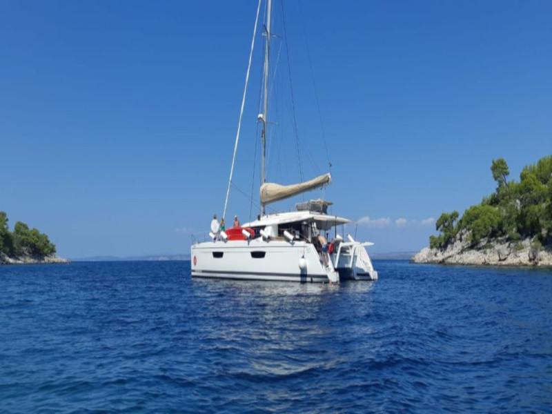 Book yachts online - catamaran - Saba 50 - Anna Isabella - rent
