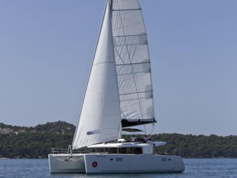 Book yachts online - catamaran - Lagoon 450 Flybridge - Jenny of Sweden - rent