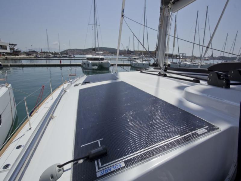 Book yachts online - catamaran - Lagoon 450 Flybridge - Jenny of Sweden - rent