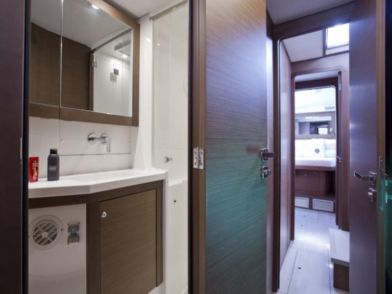 Book yachts online - catamaran - Lagoon 450 Flybridge - Jenny of Sweden - rent