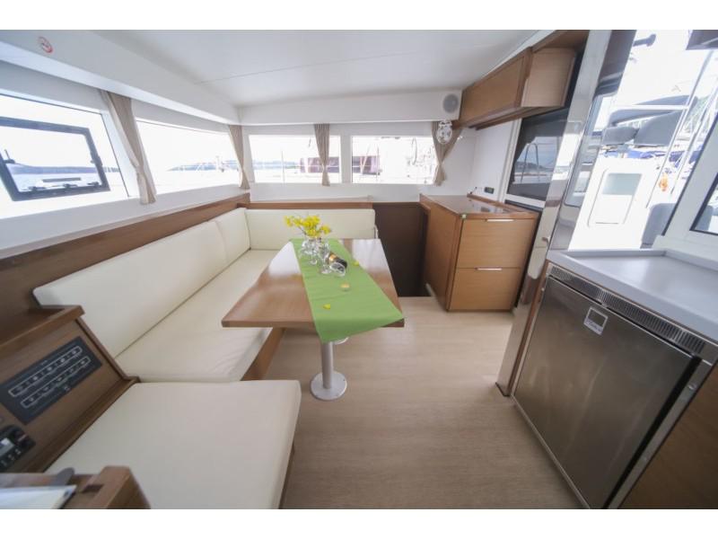 Book yachts online - catamaran - Lagoon 40 - Ocean King III - rent