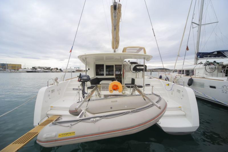 Book yachts online - catamaran - Lagoon 40 - Ocean King III - rent