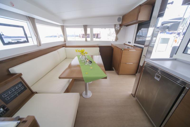 Book yachts online - catamaran - Lagoon 40 - Ocean King III - rent