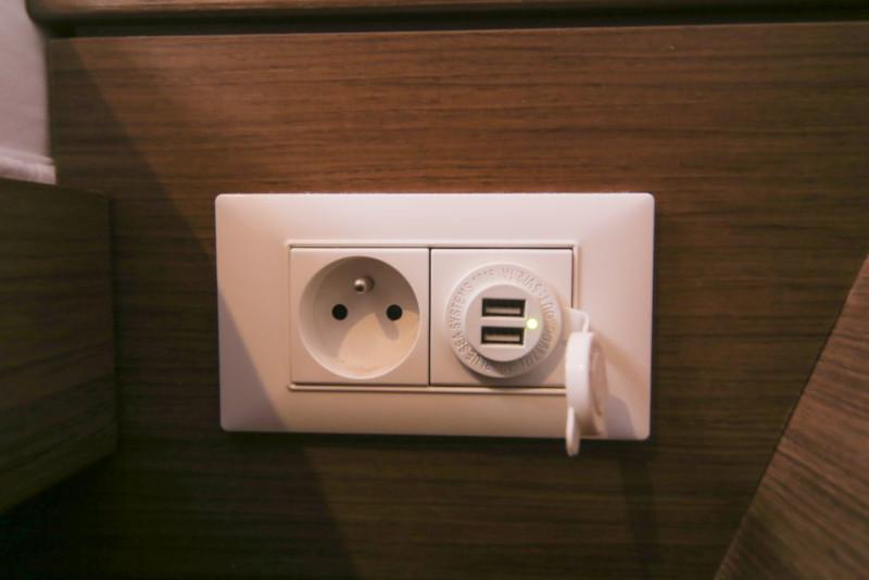 Book yachts online - catamaran - Lagoon 40 - Ocean King III - rent