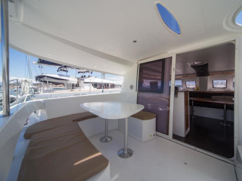 Book yachts online - catamaran - Lipari 41 - Dreamseeker - rent