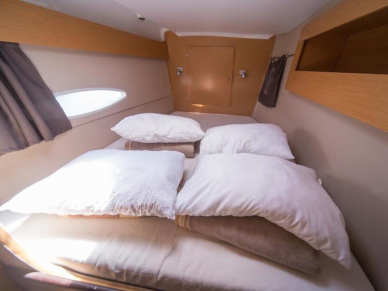 Book yachts online - catamaran - Lipari 41 - Dreamseeker - rent