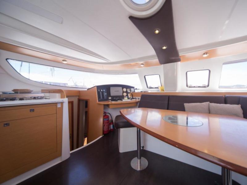 Book yachts online - catamaran - Lipari 41 - Dreamseeker - rent