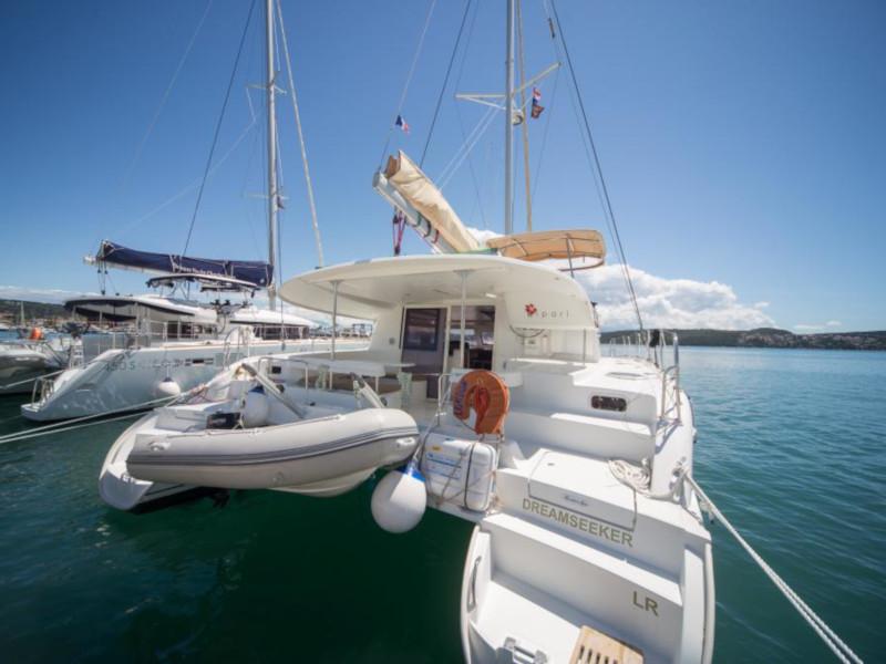 Book yachts online - catamaran - Lipari 41 - Dreamseeker - rent