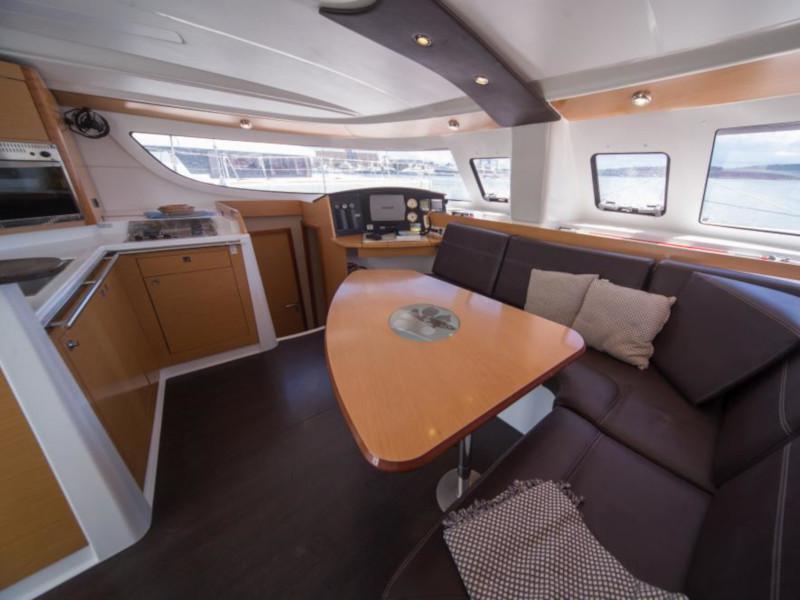 Book yachts online - catamaran - Lipari 41 - Dreamseeker - rent