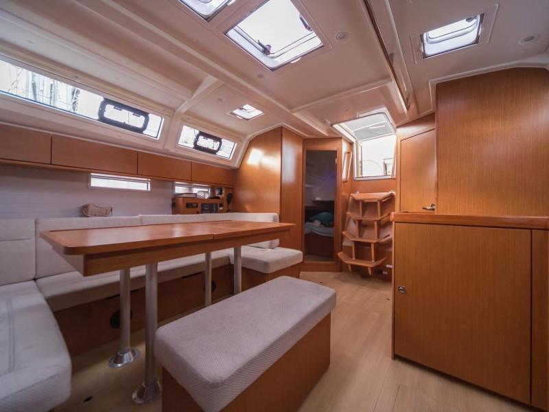 Book yachts online - sailboat - Bavaria Cruiser 46 - Gershwin - rent