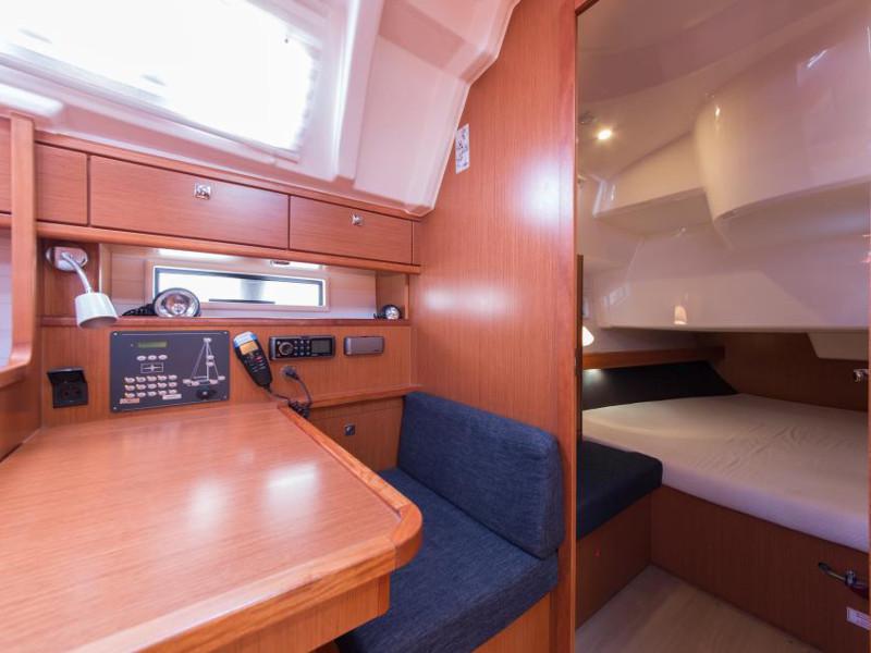 Book yachts online - sailboat - Bavaria Cruiser 41 - Ekavi - rent