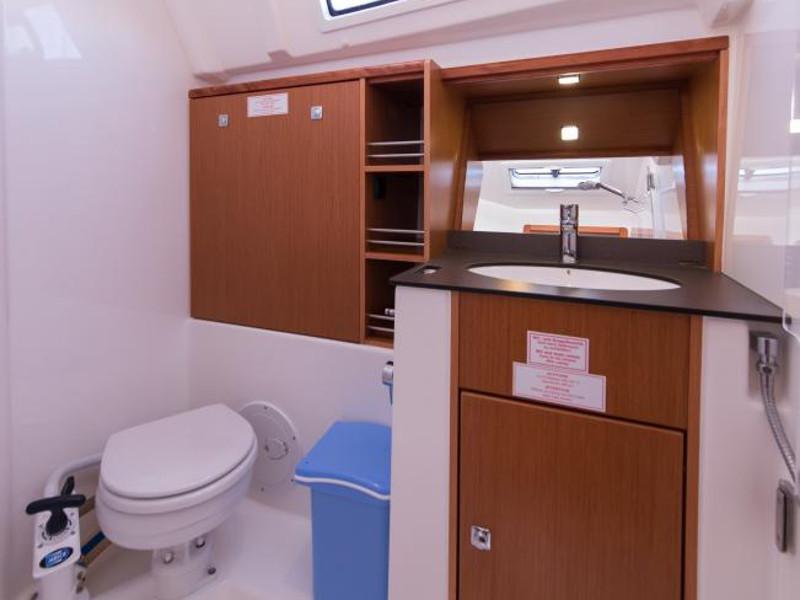 Book yachts online - sailboat - Bavaria Cruiser 41 - Ekavi - rent