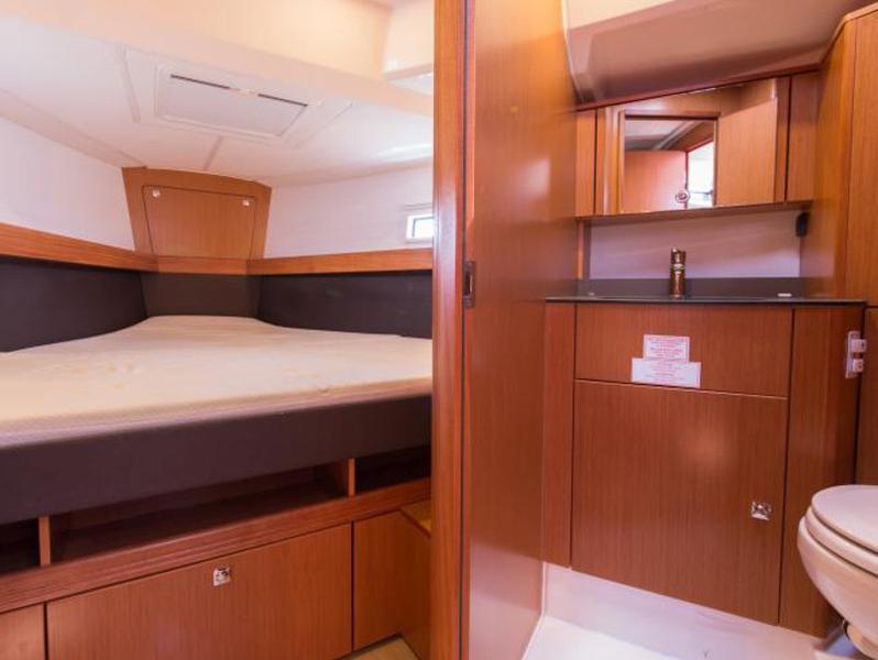 Book yachts online - sailboat - Bavaria Cruiser 41 - Ekavi - rent