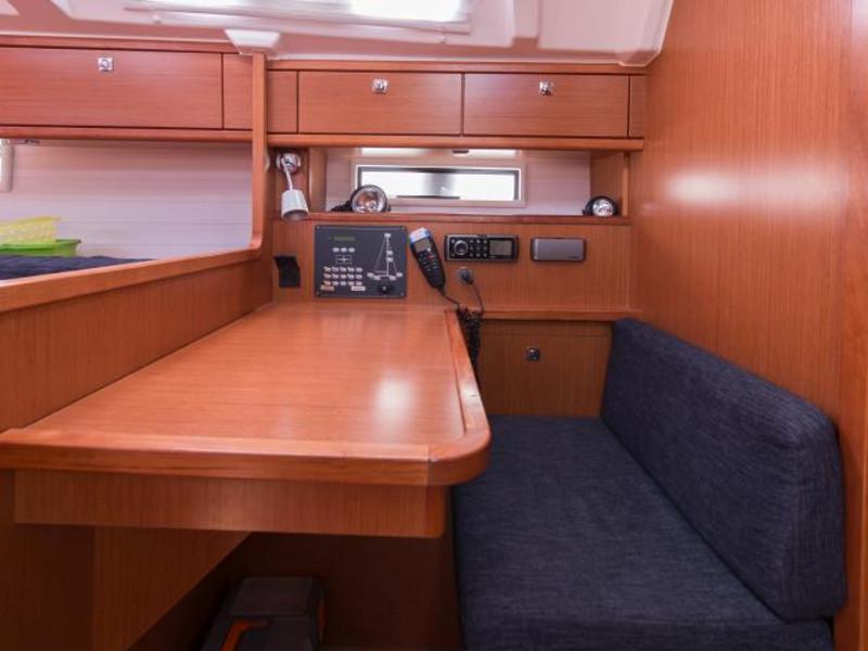 Book yachts online - sailboat - Bavaria Cruiser 41 - Ekavi - rent