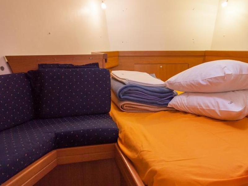 Book yachts online - sailboat - Harmony 47 - Pinta - rent