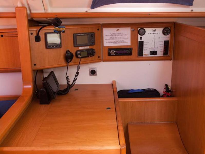 Book yachts online - sailboat - Harmony 47 - Pinta - rent