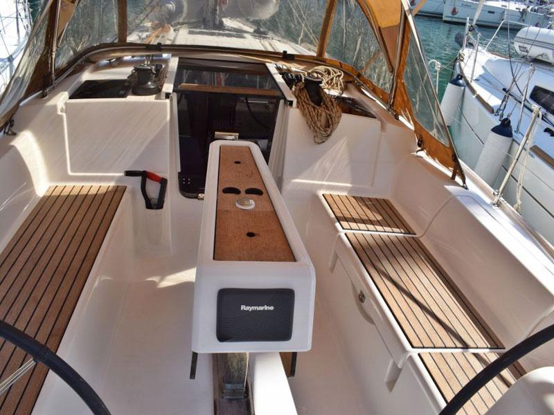 Book yachts online - sailboat - Dufour 350 Grand Large - Balavoine - rent