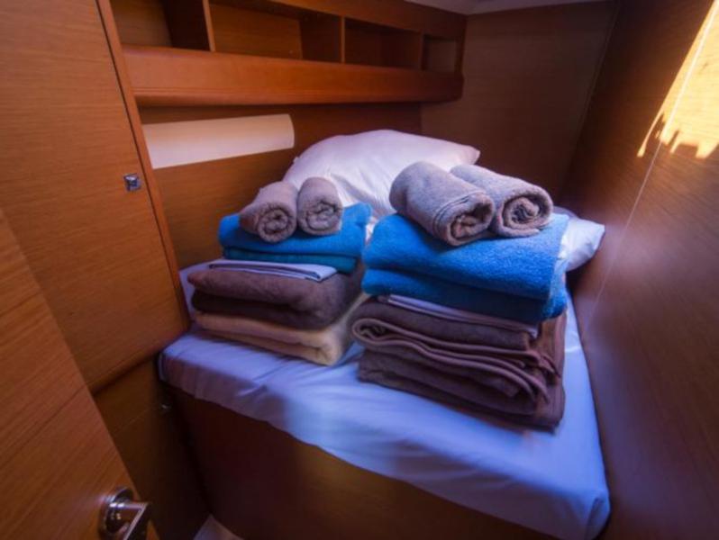 Book yachts online - sailboat - Sun Odyssey 479 - Iraklia - rent