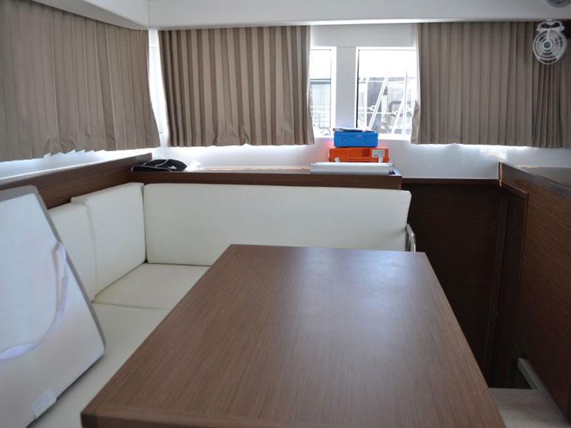 Book yachts online - catamaran - Lagoon 450 Flybridge - Cariama - rent