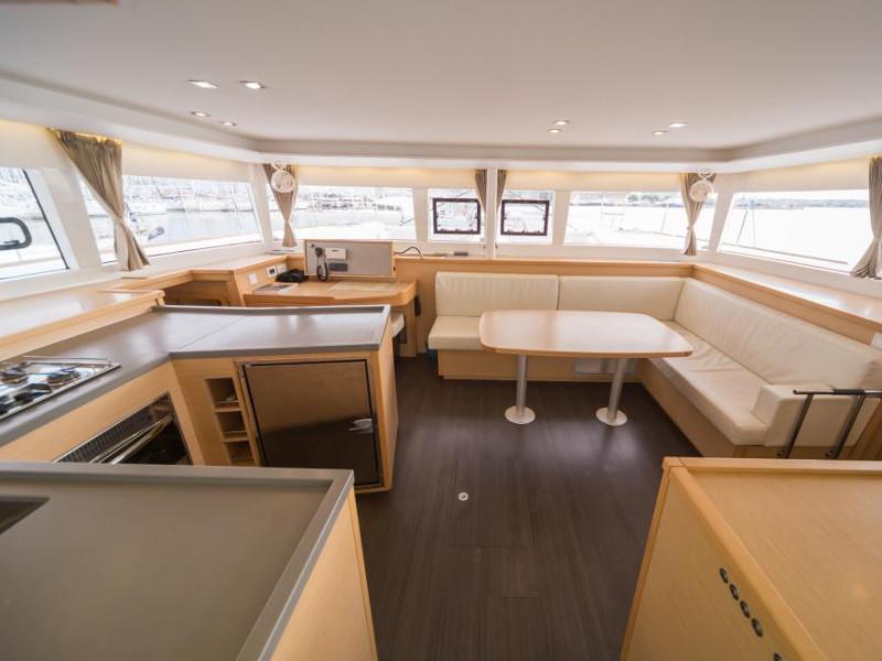 Book yachts online - catamaran - Lagoon 450 Sport - Nathalie - rent