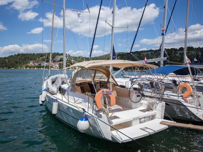 Book yachts online - sailboat - Dufour 382 Grand Large - Rigoletto - rent