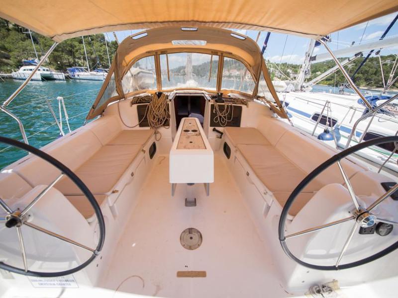 Book yachts online - sailboat - Dufour 382 Grand Large - Rigoletto - rent