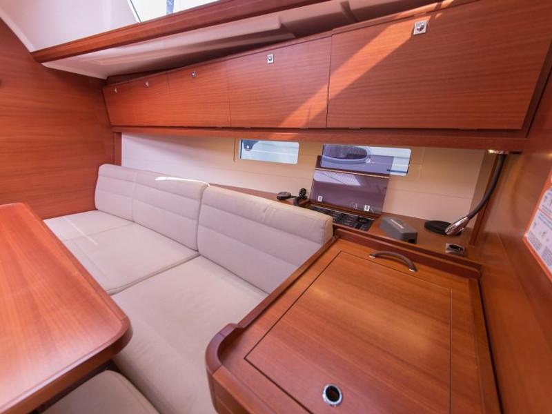 Book yachts online - sailboat - Dufour 382 Grand Large - Rigoletto - rent
