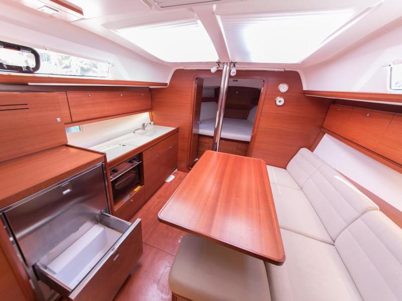 Book yachts online - sailboat - Dufour 382 Grand Large - Rigoletto - rent