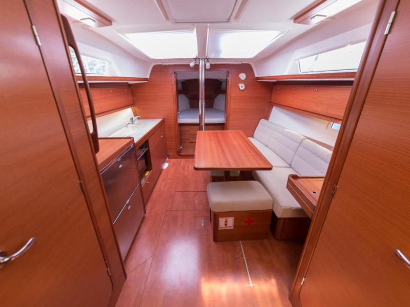 Book yachts online - sailboat - Dufour 382 Grand Large - Rigoletto - rent