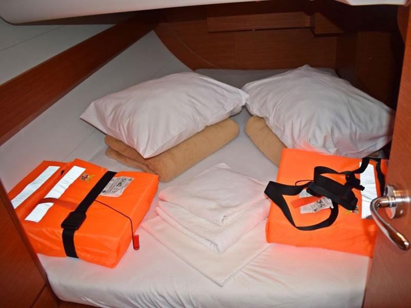 Book yachts online - sailboat - Dufour 382 Grand Large - Seneque - rent