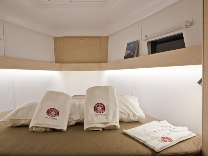 Book yachts online - sailboat - Elan Impression 45 - Princess Tena - rent