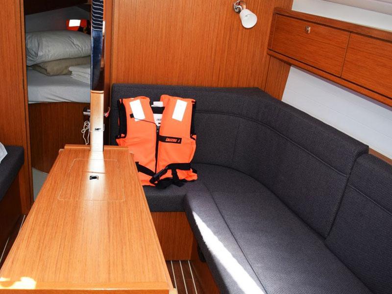 Book yachts online - sailboat - Bavaria Cruiser 33 (4) - Fei - rent