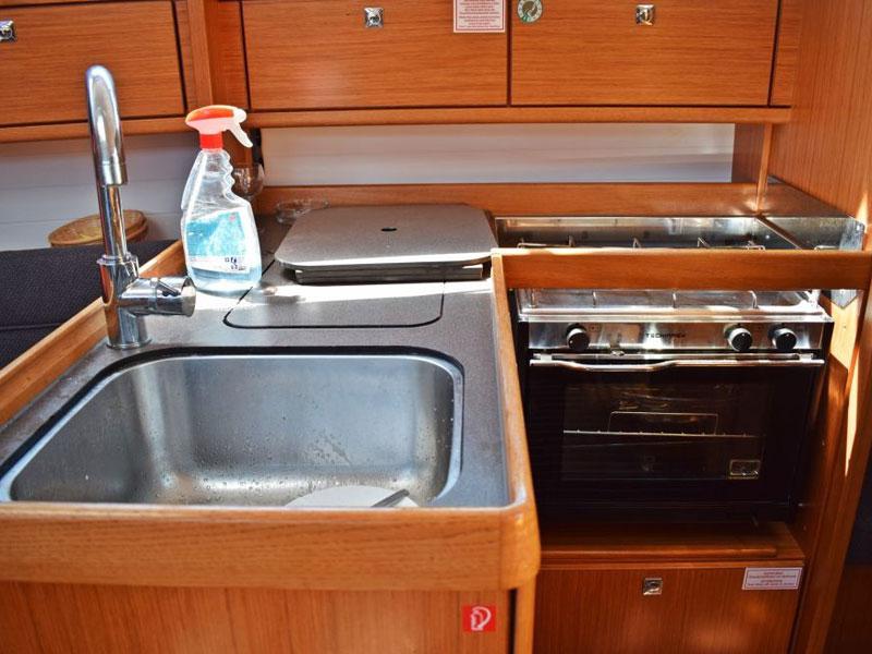 Book yachts online - sailboat - Bavaria Cruiser 33 (4) - Fei - rent