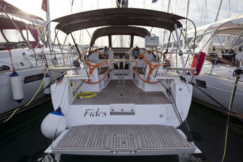 Book yachts online - sailboat - Elan Impression 40 - Fides - rent