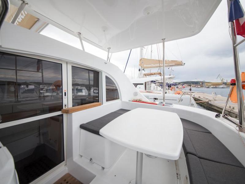 Book yachts online - catamaran - Lagoon 380 - Eschyle - rent