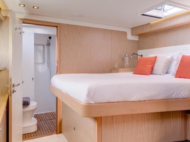 Book yachts online - catamaran - Lagoon 52F - Korana - rent