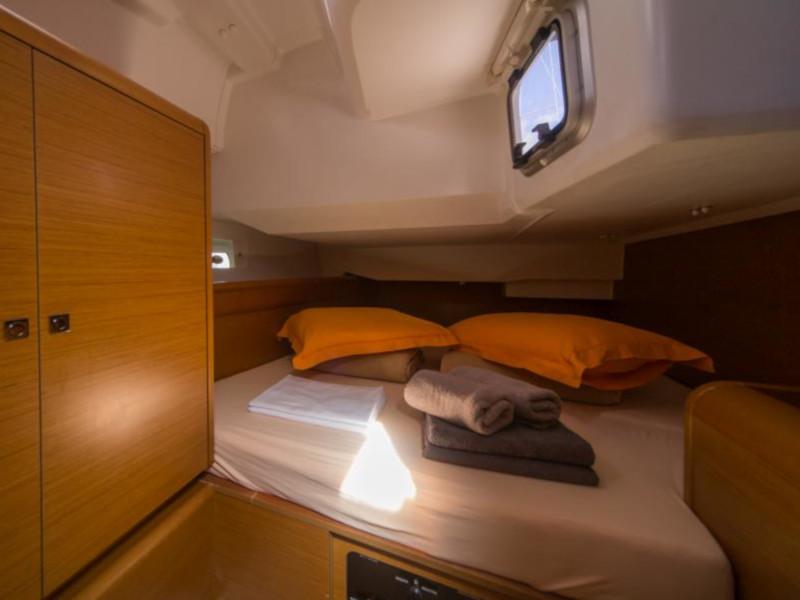 Book yachts online - sailboat - Sun Odyssey 449 - Aralica - rent