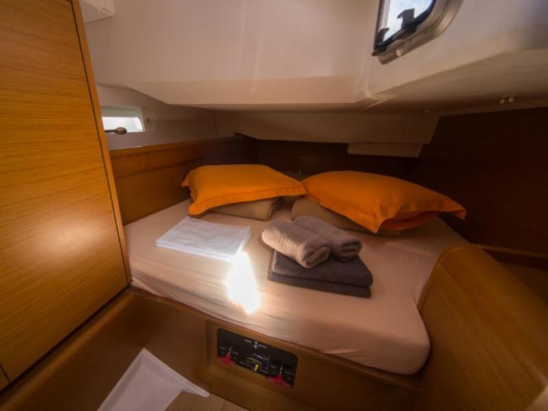 Book yachts online - sailboat - Sun Odyssey 449 - Aralica - rent