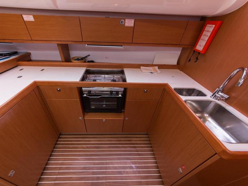 Book yachts online - sailboat - Bavaria Cruiser 51 - Lippi - rent