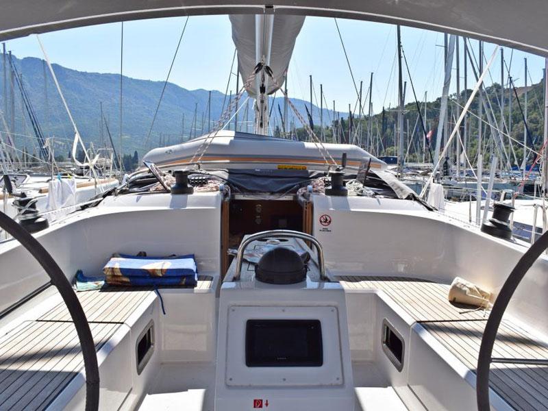 Book yachts online - sailboat - Bavaria Cruiser 46 (8) - Armstrong - rent