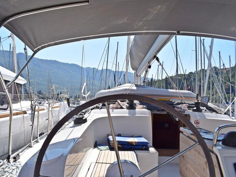 Book yachts online - sailboat - Bavaria Cruiser 46 (8) - Armstrong - rent