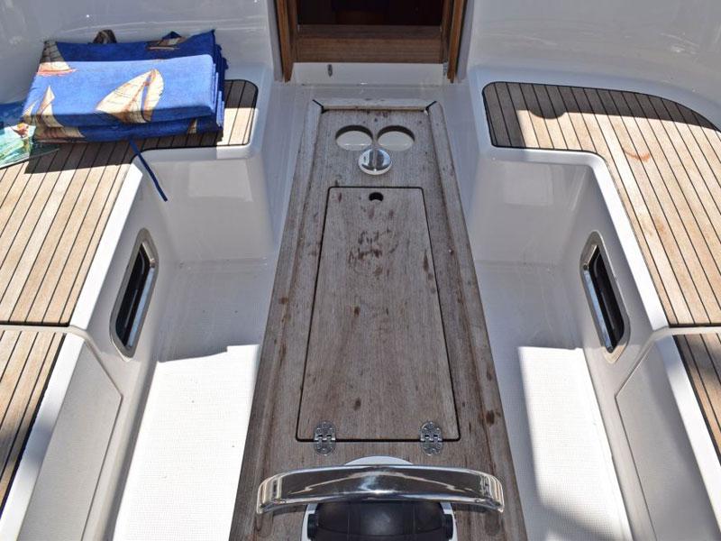 Book yachts online - sailboat - Bavaria Cruiser 46 (8) - Armstrong - rent