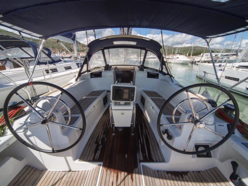 Book yachts online - sailboat - Sun Odyssey 409 - Hypathia - rent